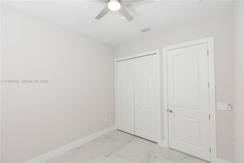 House in Lehigh Acres, Florida 3 bedrooms, 97.92 sq.m. № 2027893 - photo 20