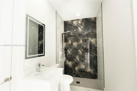 House in Lehigh Acres, Florida 3 bedrooms, 97.92 sq.m. № 2027893 - photo 8