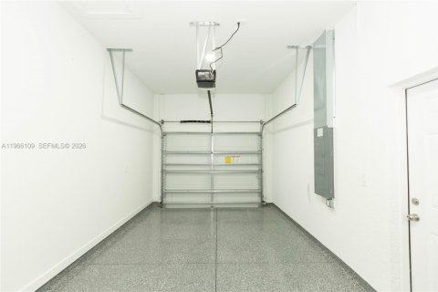 House in Lehigh Acres, Florida 3 bedrooms, 97.92 sq.m. № 2027893 - photo 21