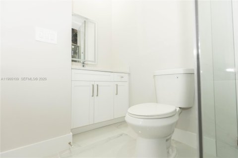 House in Lehigh Acres, Florida 3 bedrooms, 97.92 sq.m. № 2027893 - photo 13