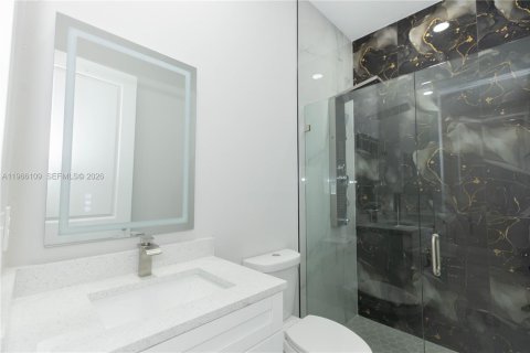 House in Lehigh Acres, Florida 3 bedrooms, 97.92 sq.m. № 2027893 - photo 16