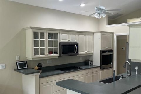 House in Venice, Florida 3 bedrooms, 190.64 sq.m. № 2218703 - photo 14