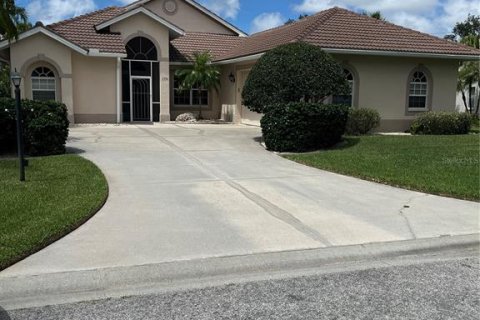House in Venice, Florida 3 bedrooms, 190.64 sq.m. № 2218703