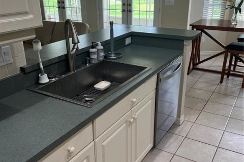 House in Venice, Florida 3 bedrooms, 190.64 sq.m. № 2218703 - photo 15