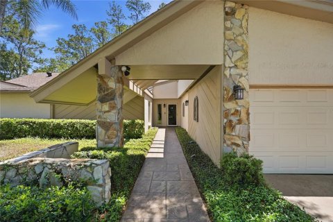House in Palm Harbor, Florida 2 bedrooms, 182.37 sq.m. № 2140569 - photo 2