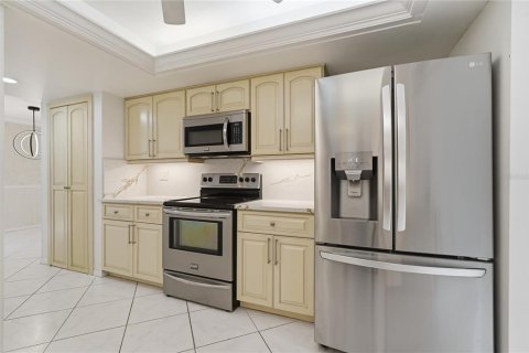 House in Palm Harbor, Florida 2 bedrooms, 182.37 sq.m. № 2140569 - photo 13