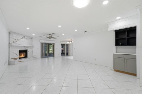 House in Palm Harbor, Florida 2 bedrooms, 182.37 sq.m. № 2140569 - photo 8