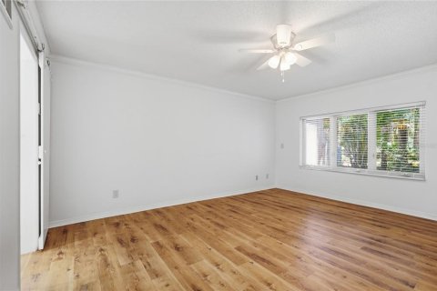 House in Palm Harbor, Florida 2 bedrooms, 182.37 sq.m. № 2140569 - photo 21