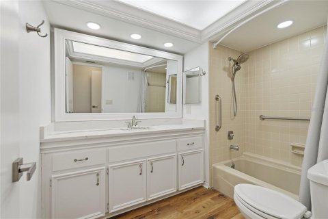 House in Palm Harbor, Florida 2 bedrooms, 182.37 sq.m. № 2140569 - photo 28