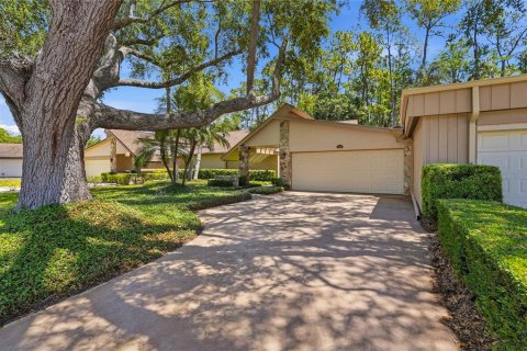 House in Palm Harbor, Florida 2 bedrooms, 182.37 sq.m. № 2140569 - photo 3