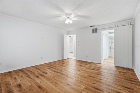 House in Palm Harbor, Florida 2 bedrooms, 182.37 sq.m. № 2140569 - photo 22