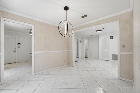 House in Palm Harbor, Florida 2 bedrooms, 182.37 sq.m. № 2140569 - photo 11