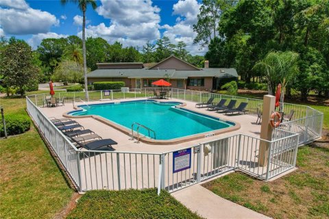 House in Palm Harbor, Florida 2 bedrooms, 182.37 sq.m. № 2140569 - photo 5