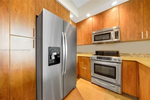 Condominio en venta en Fort Lauderdale, Florida, 1 dormitorio, 76.74 m2 № 1777752 - foto 16