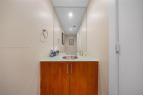 Condominio en venta en Fort Lauderdale, Florida, 1 dormitorio, 76.74 m2 № 1777752 - foto 23
