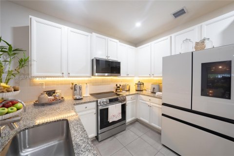 Купить таунхаус в Хомстед, Флорида 3 спальни, 142.14м2, № 2032055 - фото 14