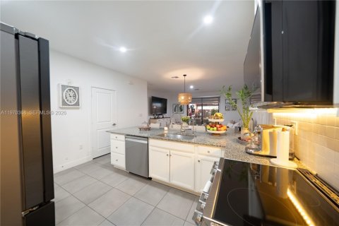 Купить таунхаус в Хомстед, Флорида 3 спальни, 142.14м2, № 2032055 - фото 13