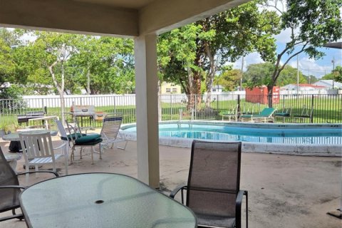 Condo in Dania Beach, Florida, 1 bedroom  № 1890869 - photo 15