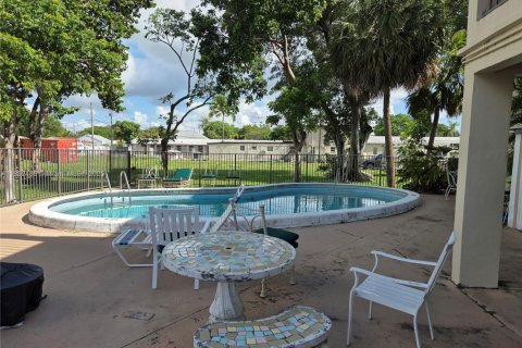 Condo in Dania Beach, Florida, 1 bedroom  № 1890869 - photo 20