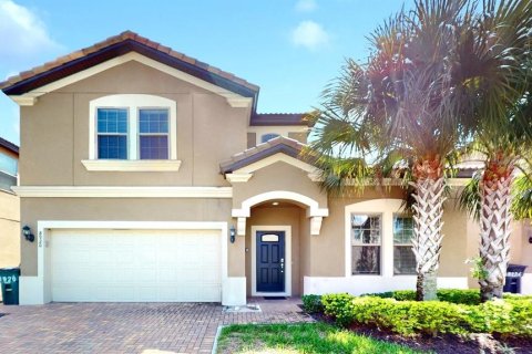 Villa ou maison à vendre à Kissimmee, Floride: 8 chambres, 375.42 m2 № 738540 - photo 1