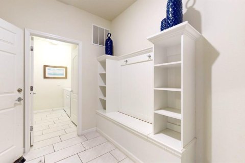 Villa ou maison à vendre à Kissimmee, Floride: 8 chambres, 375.42 m2 № 738540 - photo 16