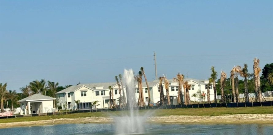 Townhouse in Fort Pierce, Florida 3 bedrooms, 167.97 sq.m. № 1175386