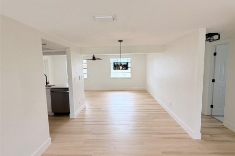 Casa en alquiler en Hudson, Florida, 3 dormitorios, 139.35 m2 № 2091573 - foto 6