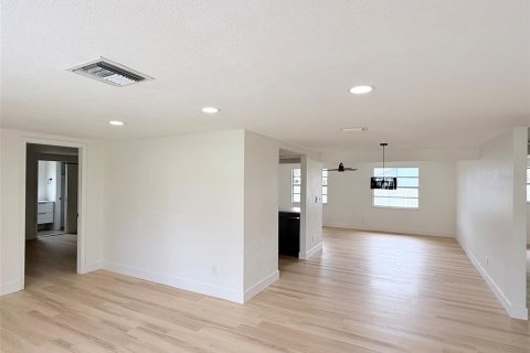 Casa en alquiler en Hudson, Florida, 3 dormitorios, 139.35 m2 № 2091573 - foto 5