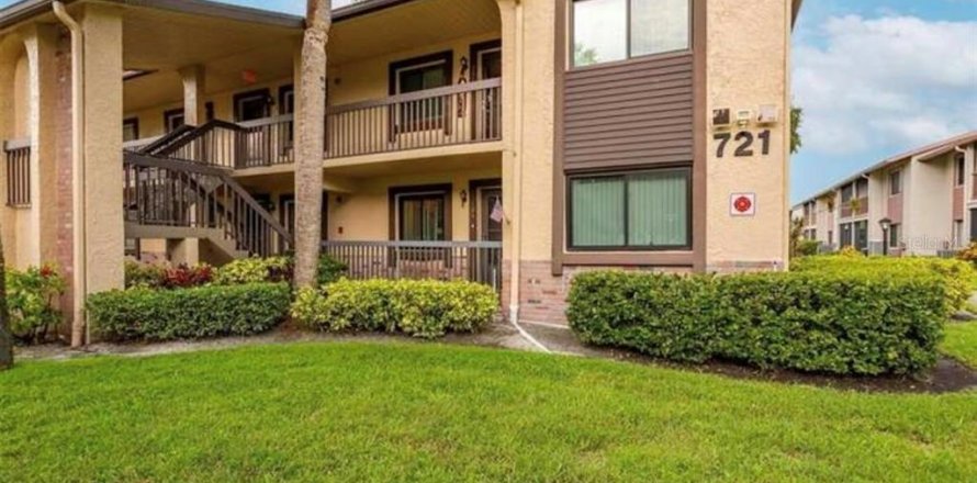 Condominio en Saint Petersburg, Florida, 2 dormitorios № 1733150