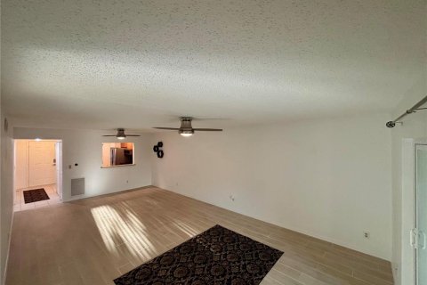 Copropriété à vendre à Saint Petersburg, Floride: 2 chambres, 103.12 m2 № 1733150 - photo 10