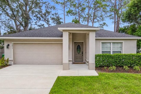 House in Deltona, Florida 3 bedrooms, 151.62 sq.m. № 2359237