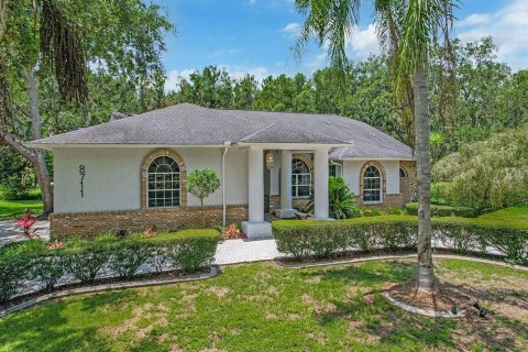 House in New Port Richey, Florida 4 bedrooms, 229.38 sq.m. № 1802001 - photo 25