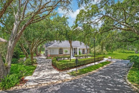 House in New Port Richey, Florida 4 bedrooms, 229.38 sq.m. № 1802001 - photo 23