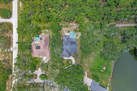 House in New Port Richey, Florida 4 bedrooms, 229.38 sq.m. № 1802001 - photo 22