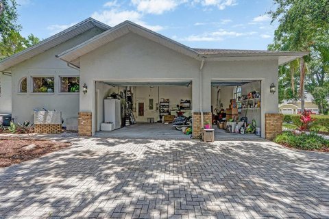 House in New Port Richey, Florida 4 bedrooms, 229.38 sq.m. № 1802001 - photo 13