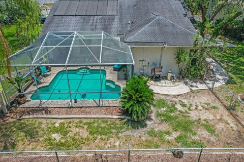 House in New Port Richey, Florida 4 bedrooms, 229.38 sq.m. № 1802001 - photo 9
