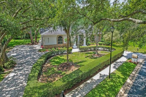 House in New Port Richey, Florida 4 bedrooms, 229.38 sq.m. № 1802001 - photo 24