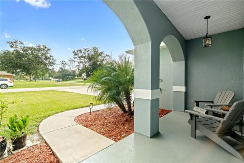 Casa en venta en Zephyrhills, Florida, 3 dormitorios, 161.93 m2 № 1915269 - foto 8