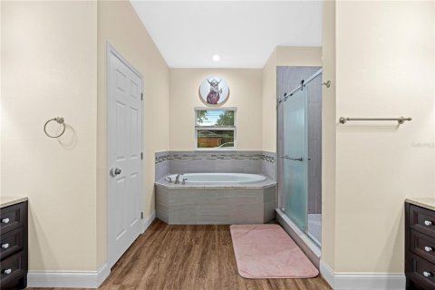 Casa en venta en Zephyrhills, Florida, 3 dormitorios, 161.93 m2 № 1915269 - foto 30