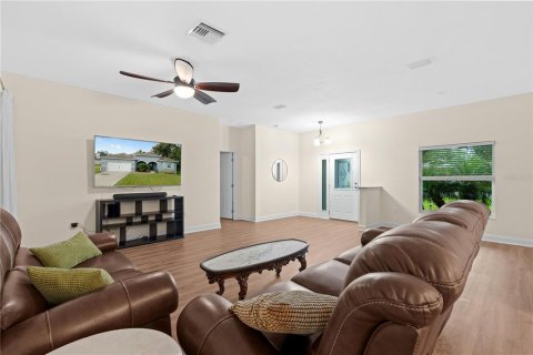 Casa en venta en Zephyrhills, Florida, 3 dormitorios, 161.93 m2 № 1915269 - foto 12