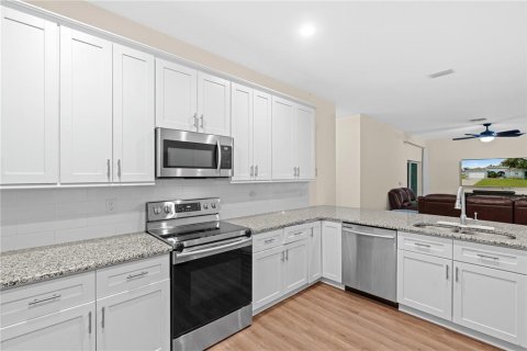Casa en venta en Zephyrhills, Florida, 3 dormitorios, 161.93 m2 № 1915269 - foto 23