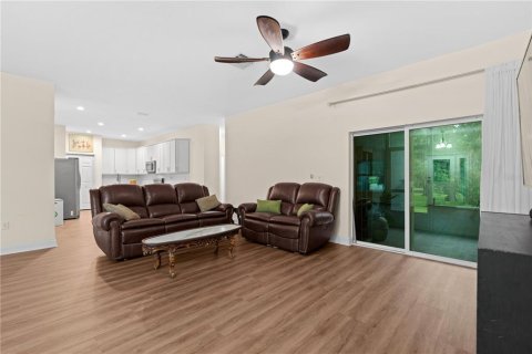 Casa en venta en Zephyrhills, Florida, 3 dormitorios, 161.93 m2 № 1915269 - foto 18