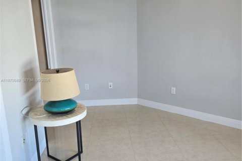 Copropriété à vendre à Miami, Floride: 1 chambre, 71.35 m2 № 2040931 - photo 15