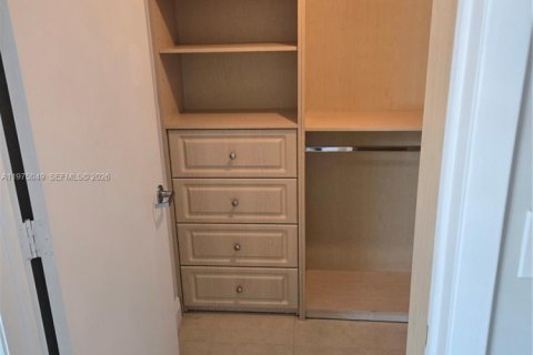 Copropriété à vendre à Miami, Floride: 1 chambre, 71.35 m2 № 2040931 - photo 19