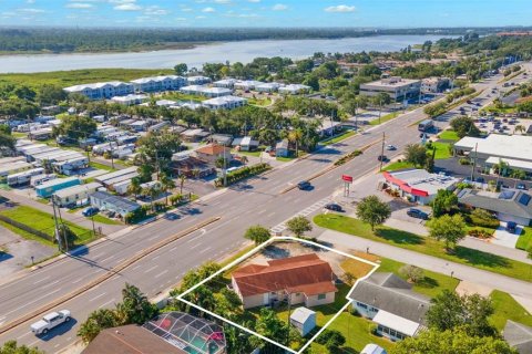 House in Seminole, Florida 3 bedrooms, 141.4 sq.m. № 1851492 - photo 2