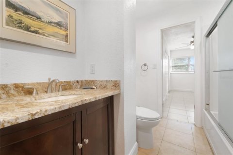 House in Seminole, Florida 3 bedrooms, 141.4 sq.m. № 1851492 - photo 17