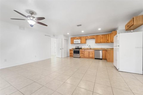 House in Seminole, Florida 3 bedrooms, 141.4 sq.m. № 1851492 - photo 5