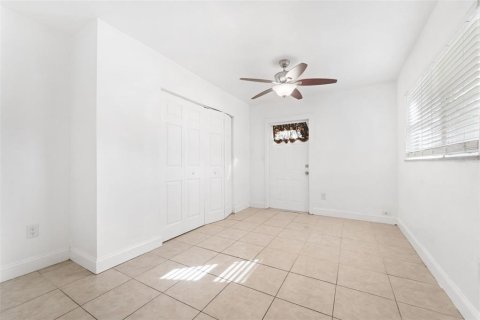 House in Seminole, Florida 3 bedrooms, 141.4 sq.m. № 1851492 - photo 12