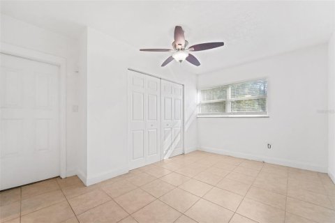 House in Seminole, Florida 3 bedrooms, 141.4 sq.m. № 1851492 - photo 14