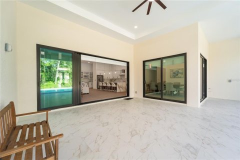 Casa en venta en Port Charlotte, Florida, 4 dormitorios, 312.89 m2 № 1884120 - foto 28